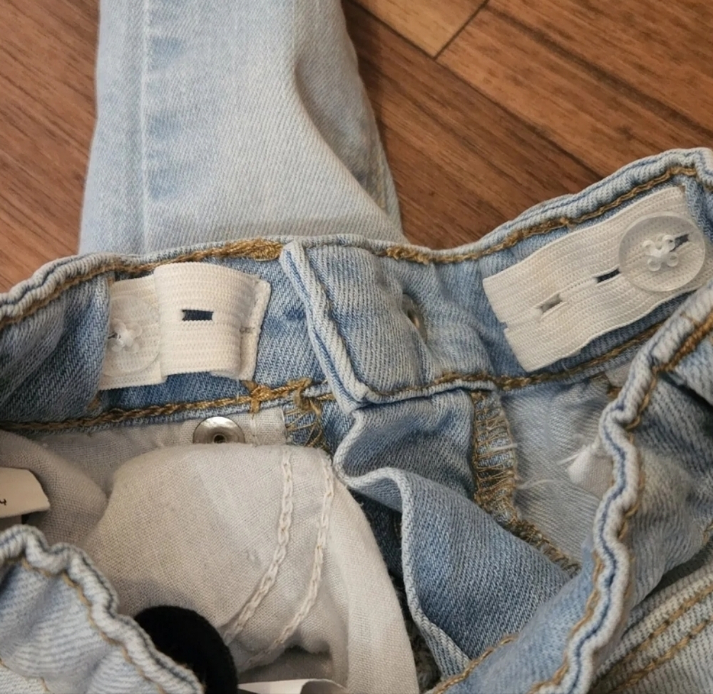 Girls Size 2 Jeans With Embroidery, Brand: Cotton On, skinny Jeans, frayed - Picture 7 of 10